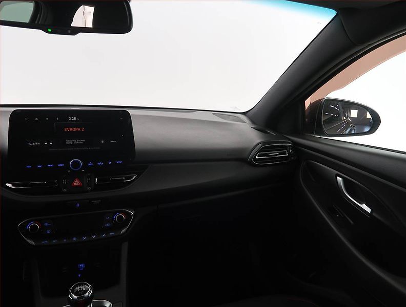 Hyundai i30 (2022) N-Line 1.5 T-GDI MHEV, ČR - fotka 8 z 19