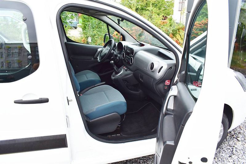 Citroën Berlingo 1,6 HDi MULTISPACE,1.M,SUPER - fotka 12 z 16