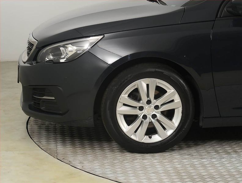 Peugeot 308 (2019) 1.5 BlueHDi, Tempomat - fotka 14 z 20