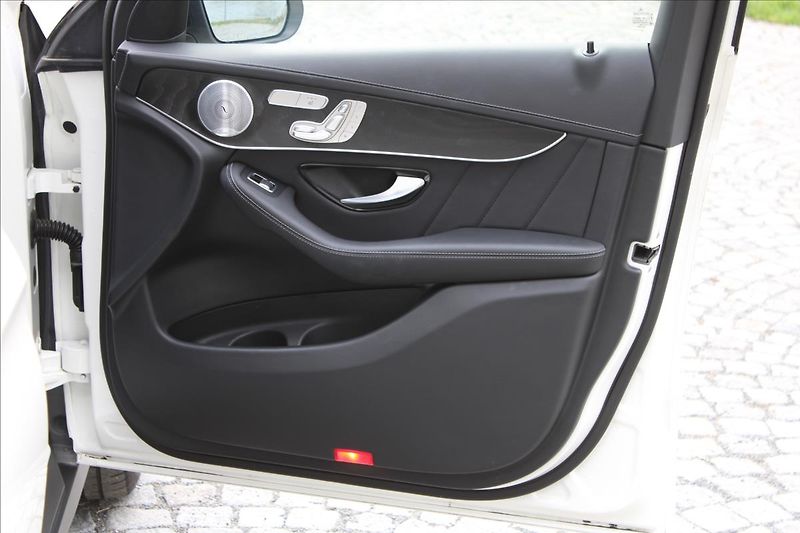 Mercedes-Benz GLC 43 AMG 4M/TOP-VÝBAVA/DPH - fotka 32 z 49