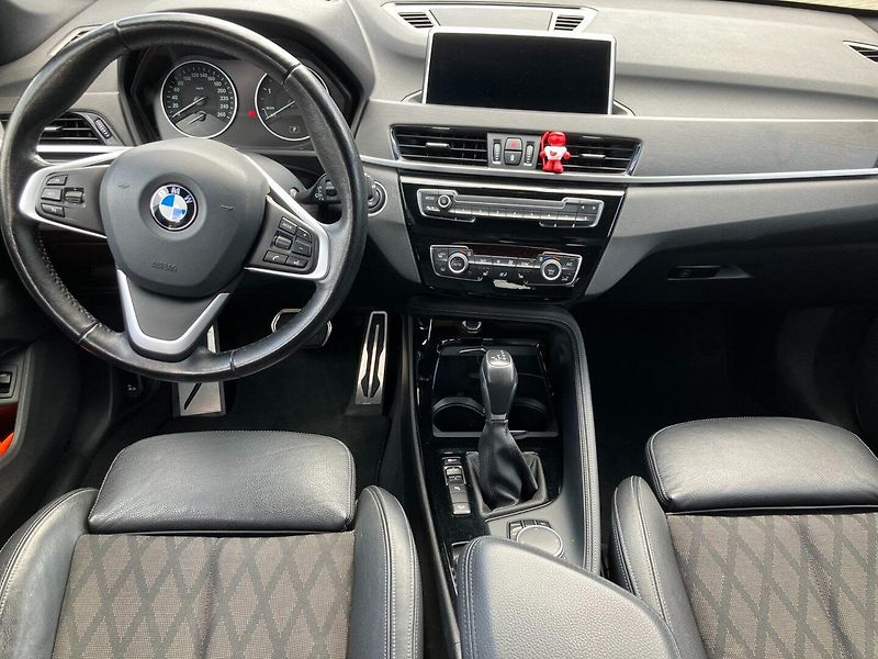 BMW X1 (2016) X-DRIVE 2.0d 140kW HEAD-UP,ČR - fotka 19 z 30
