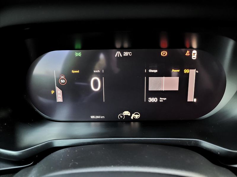 Polestar 2 0,0 300kw,AWD,MATRIX,SOH 91,5% - fotka 22 z 50