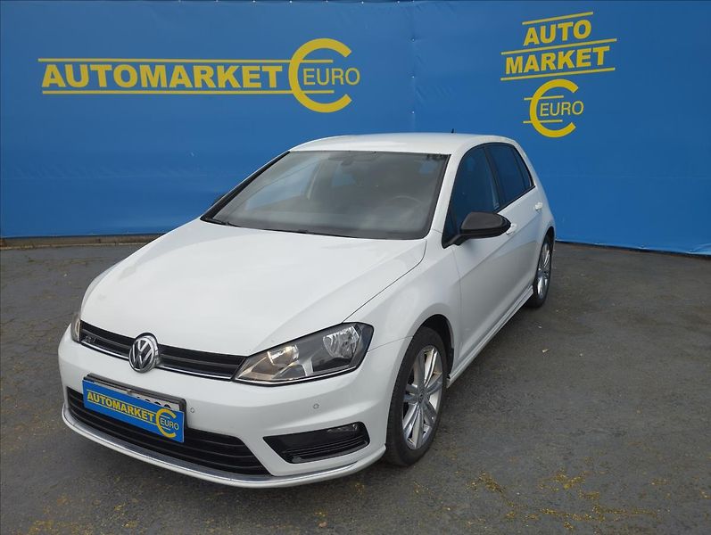 Volkswagen Golf 2,0 TDi 110KW R-Line - fotka 1 z 17