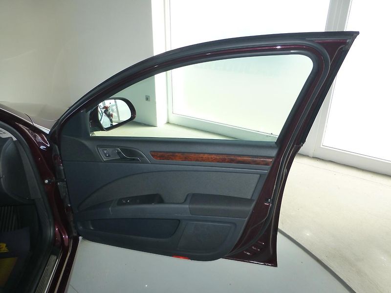 Škoda Superb (2013) 2,0TDI*VYHŘ.S**XENONY**WEBASTO - fotka 22 z 32