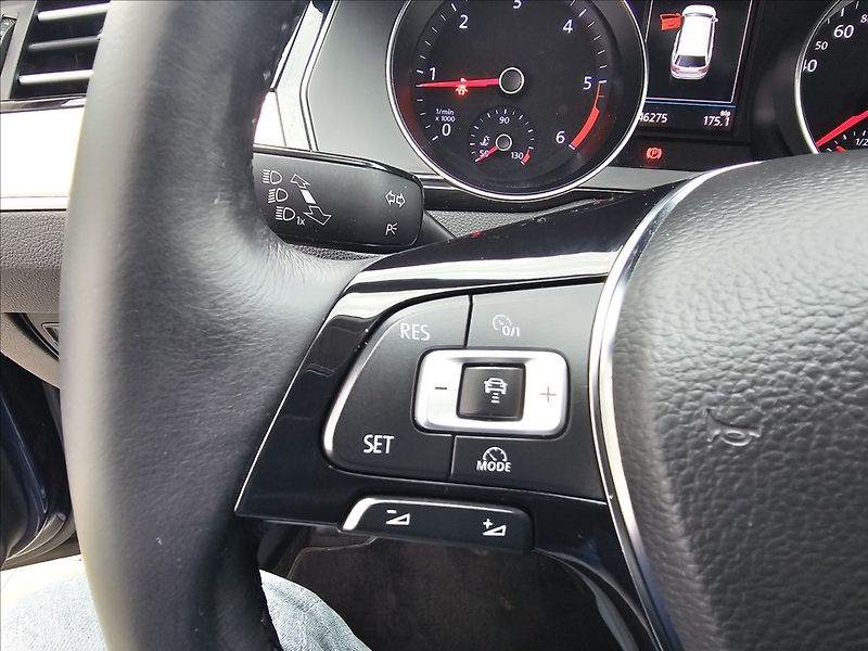 Volkswagen Passat B8 2,0 TDi 110KW Highline - fotka 17 z 45