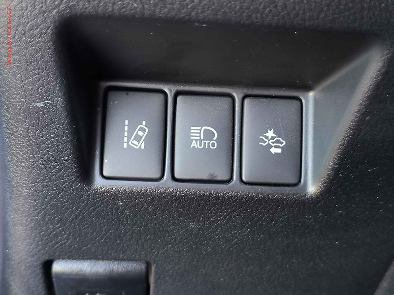 Toyota Yaris (2017) 1.5 i, 1.maj,ČR, AC, park - fotka 17 z 19