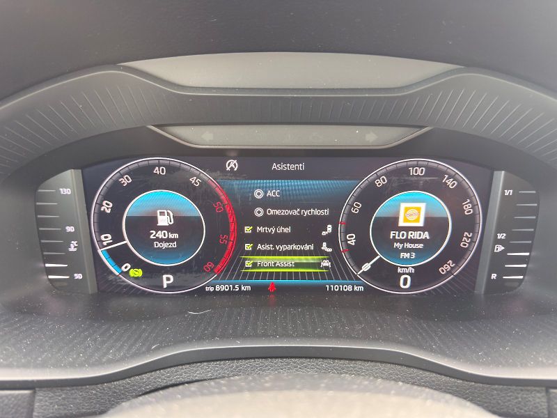 Škoda Karoq (2019) STYLE 4X4 SCR TDI 2.0/140KW 7D - fotka 25 z 27