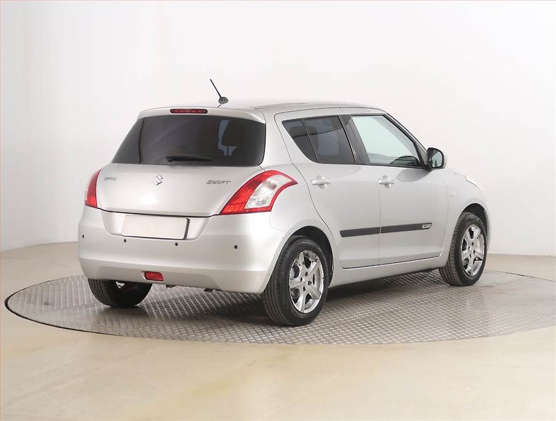Suzuki Swift (2012) 1.2, Serv.kniha, Park. senzory - fotka 5 z 17