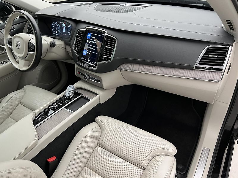 Volvo XC90 B5 AWD INSCRIPTION  - fotka 25 z 44