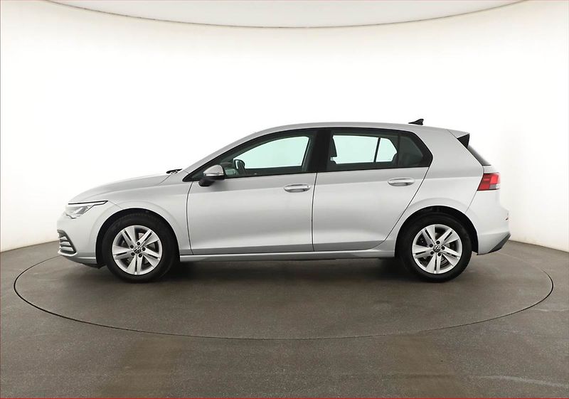 Volkswagen Golf (2020) Life 1.5 TSI, Serv.kniha - fotka 3 z 16