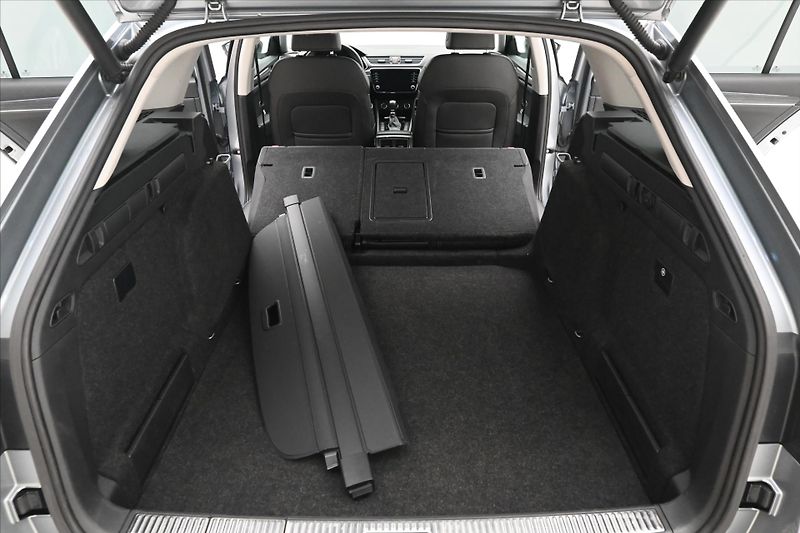 Škoda Superb 2,0 TDI 110 kW DSG Style Záruk - fotka 11 z 33