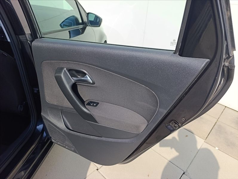 Volkswagen Polo 1,2 i Klimatizace - fotka 21 z 31