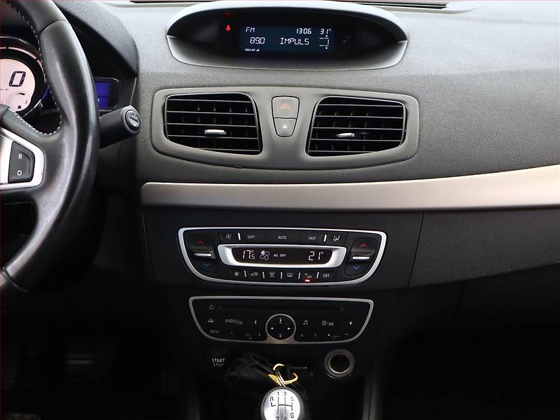 Renault Fluence (2012) 1.5 dCi, nová STK, rezervace - fotka 10 z 15