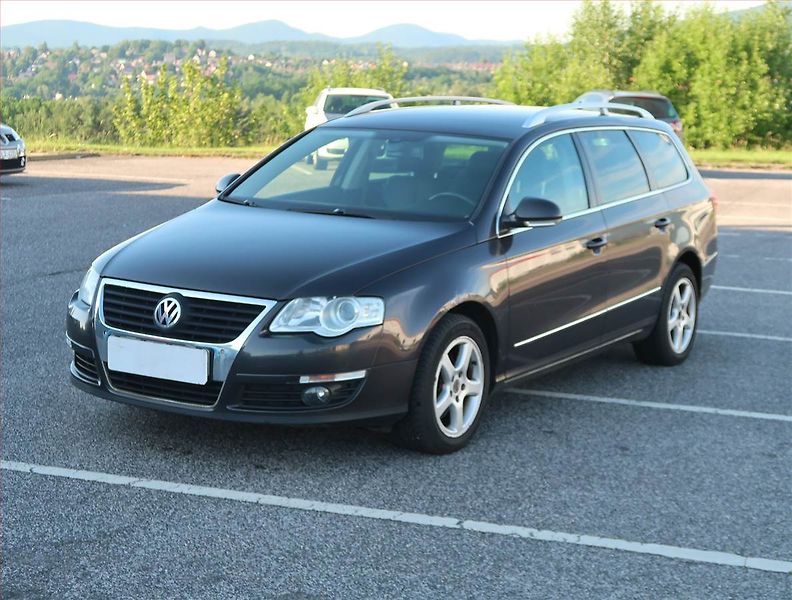 Volkswagen Passat (2010) Highline 1.6 TDI, Eko.zaplacen - fotka 2 z 13