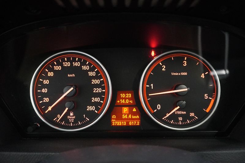 BMW X5 3,0 XDRIVE35D AUT. - fotka 22 z 34