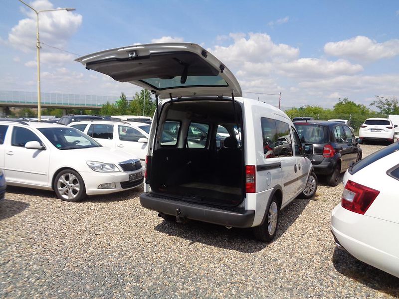 Opel Combo 1,2 - fotka 10 z 15