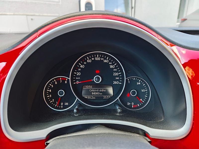 Volkswagen Beetle (2012) 1.2 TSI Design REZERVACE - fotka 17 z 34