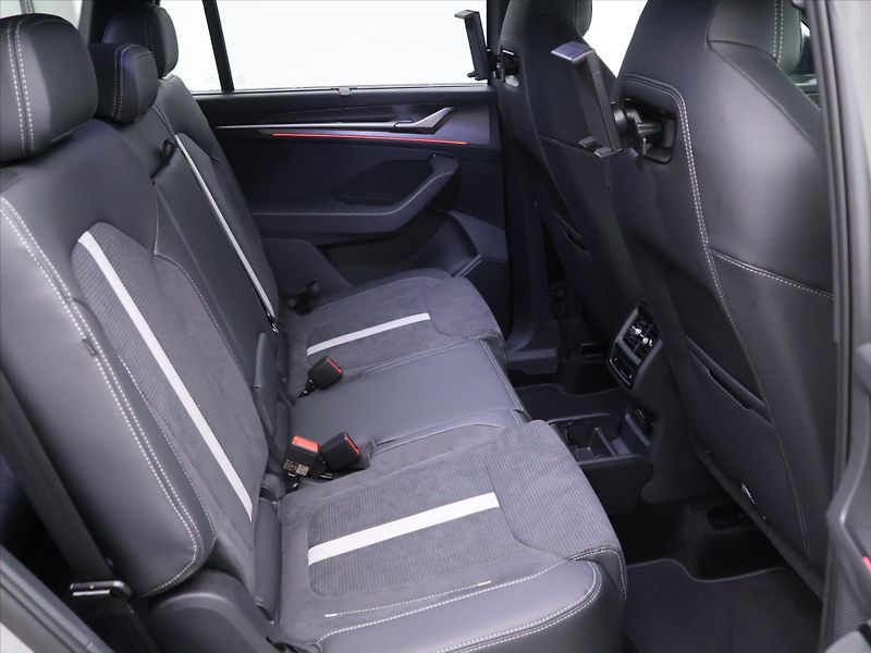 Škoda Kodiaq 2,0 TDI DSG 4x4 Sportline 7-Mí - fotka 16 z 42