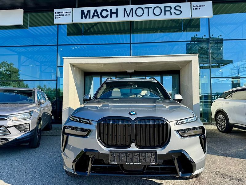 BMW X7 40xd Masáže N.náprava N.topení - fotka 8 z 28