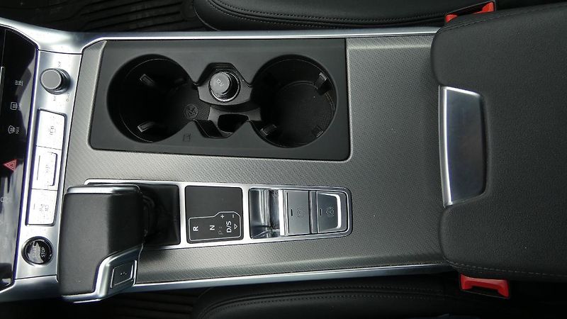 Audi A6 3.0 55 TFSI quattro - fotka 18 z 26