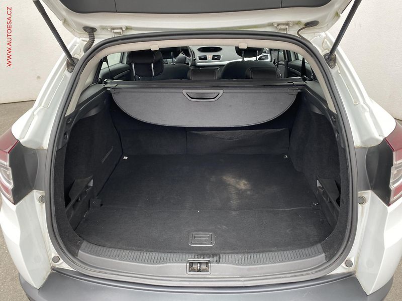 Renault Mégane (2010) 1.4TCe, 2.maj,ČR, STK3/28 - fotka 7 z 15