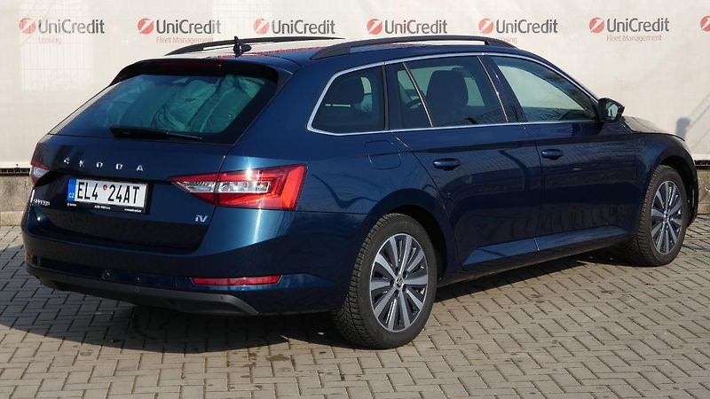 Škoda Superb 1.4 TSI iV Ambition DSG - fotka 3 z 23