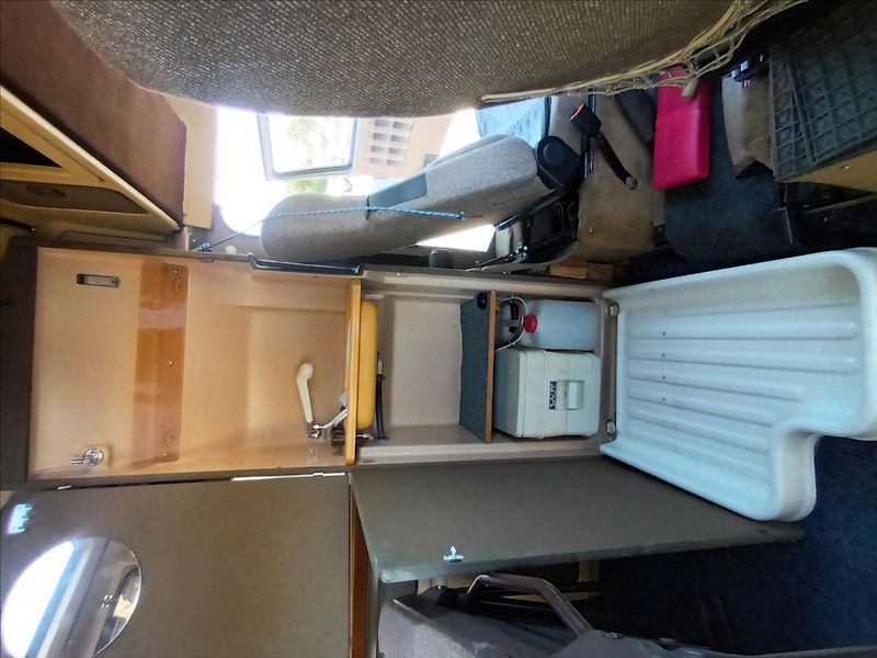 Volkswagen Caravelle 1,9 i,T3 Westfalia,SPRCHA,WC, - fotka 30 z 49