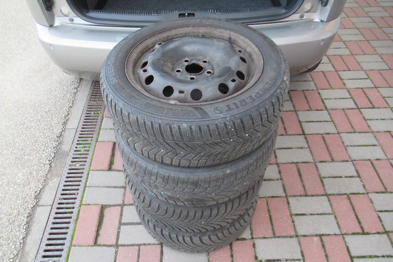 Škoda Roomster 1.4 TDi AUT. KLIMA SADA KOL - fotka 21 z 23