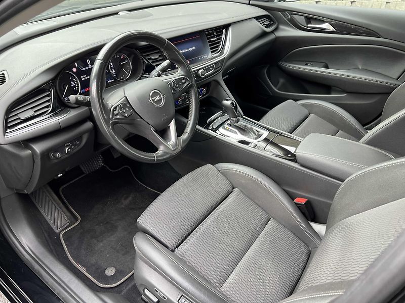 Opel Insignia Grand Sport 2.0 CDTi 128kW DPH - fotka 9 z 17