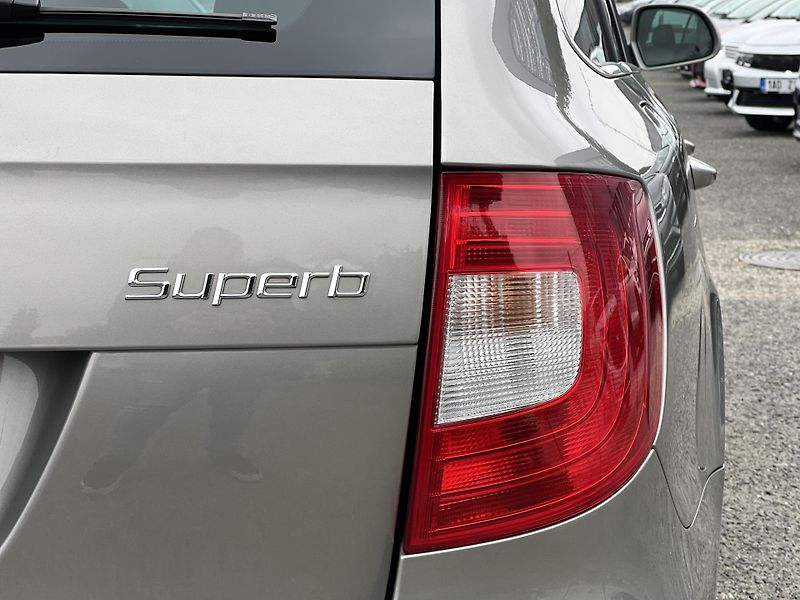 Škoda Superb 2.0TDi 125kw DSG NAVI KŮŽE ALU - fotka 45 z 46