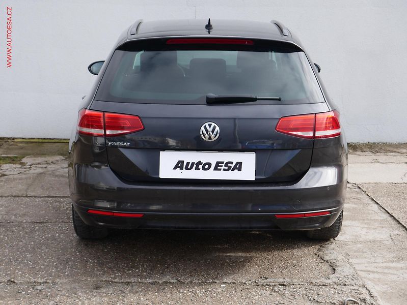 Volkswagen Passat (2017) 1.4 TSi, Comfortline, navi - fotka 5 z 19