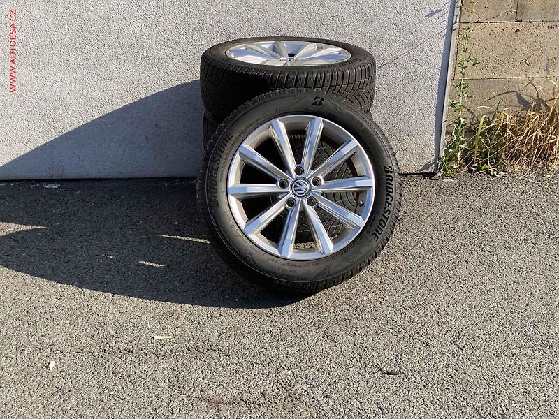 Volkswagen Passat (2015) 2.0 TDi, R-Line, DSG, LED - fotka 19 z 19