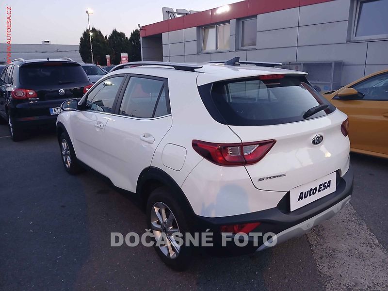 Kia Stonic (2019) 1.2i, 2.maj,ČR, navi, autoAC - fotka 2 z 3