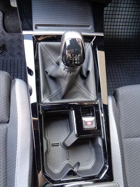 Opel Astra 1,2T SportsTourer,sada Komfort - fotka 19 z 24