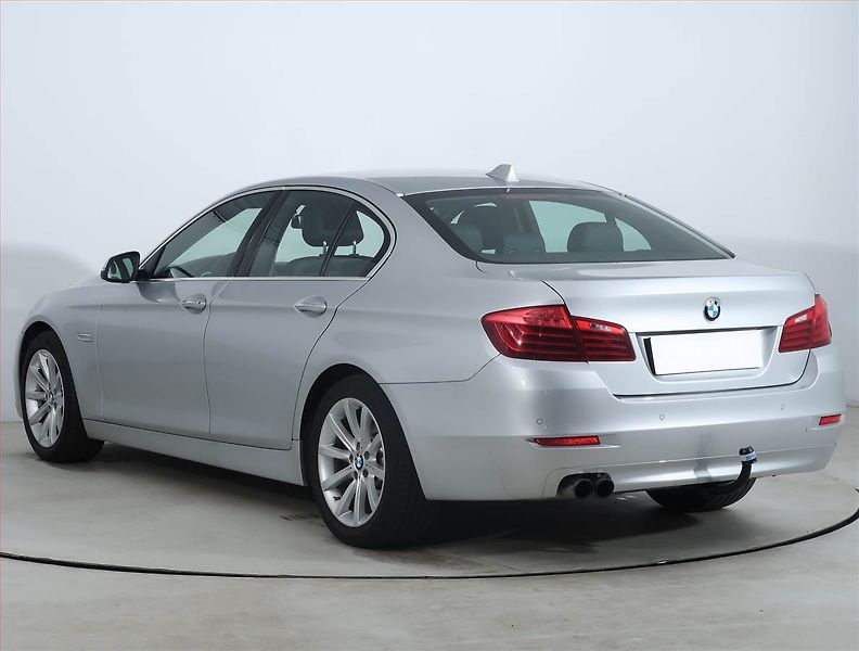 BMW Řada 5 (2014) 528i, Automat, Serv.kniha - fotka 4 z 22