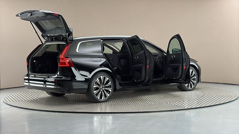 Volvo V60 2.0 T6 AUT AWD Recharge Plus B - fotka 6 z 27