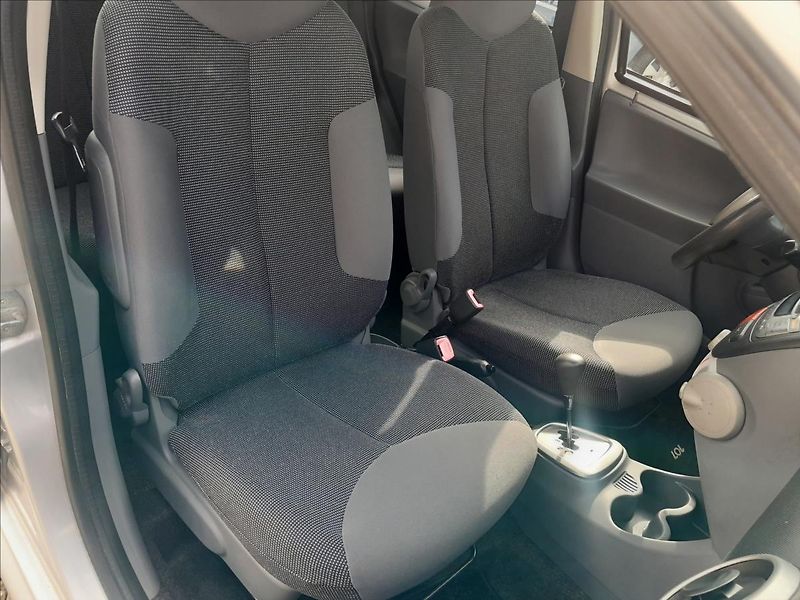 Peugeot 107 1,0i 50kW AUTOMAT - fotka 28 z 38