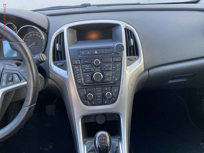 Opel Astra (2013) 1.4T, AC, temp - fotka 12 z 15