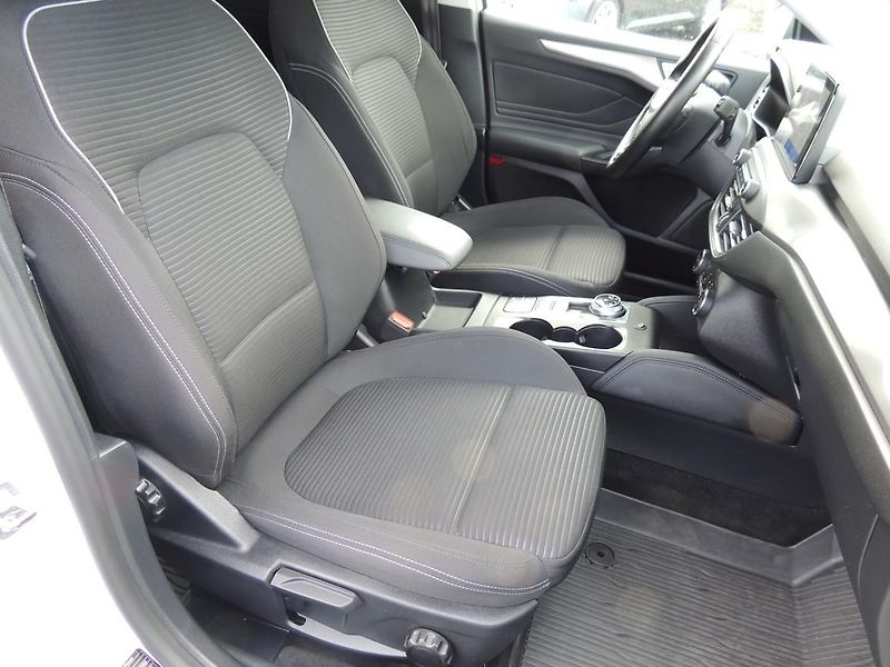 Ford Focus (2022) 1.5TDCi,88kw,Titanium,automat - fotka 43 z 62