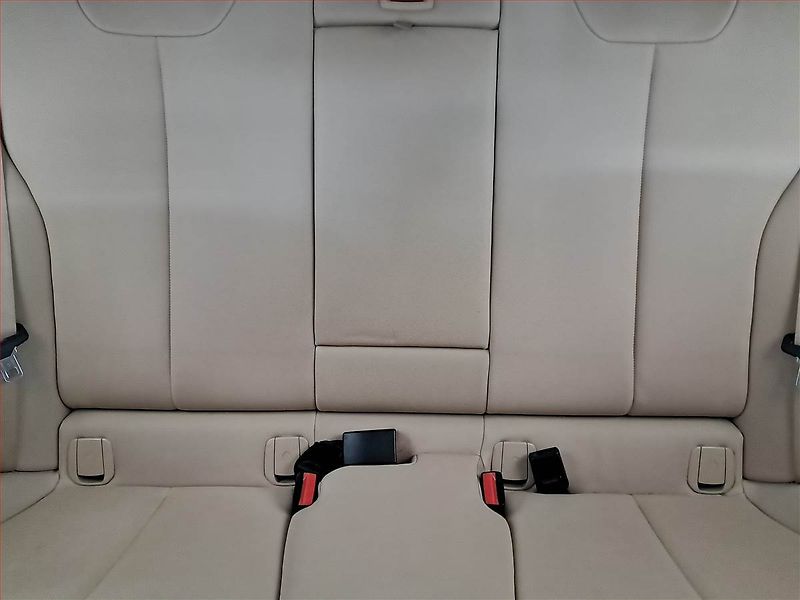 BMW Řada 3 (2015) Sport Line 320 d xDrive, 4X4 - fotka 10 z 21