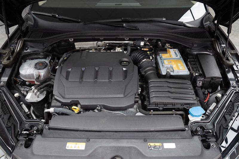 Škoda Superb TDI 147kW L&K 4x4*DPH*ČR 1.MAJ - fotka 45 z 52