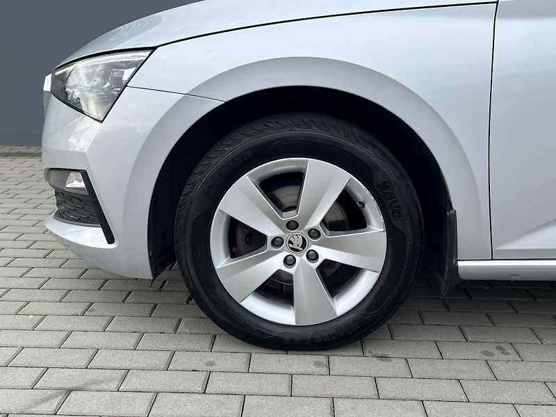 Škoda Scala (2022) 1,5TSi 110kW STYLE - fotka 35 z 38