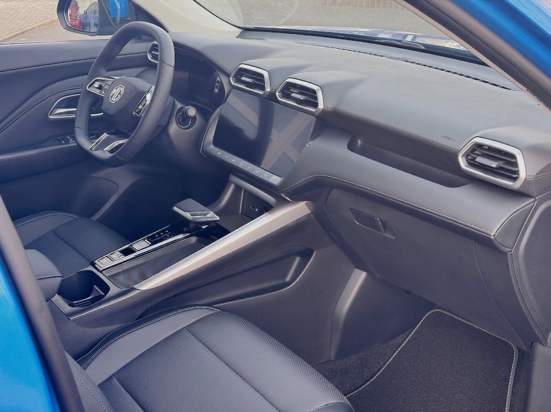 MG ZS (2026) 1,5l Hybrid + (197k) Exclusive - fotka 14 z 38