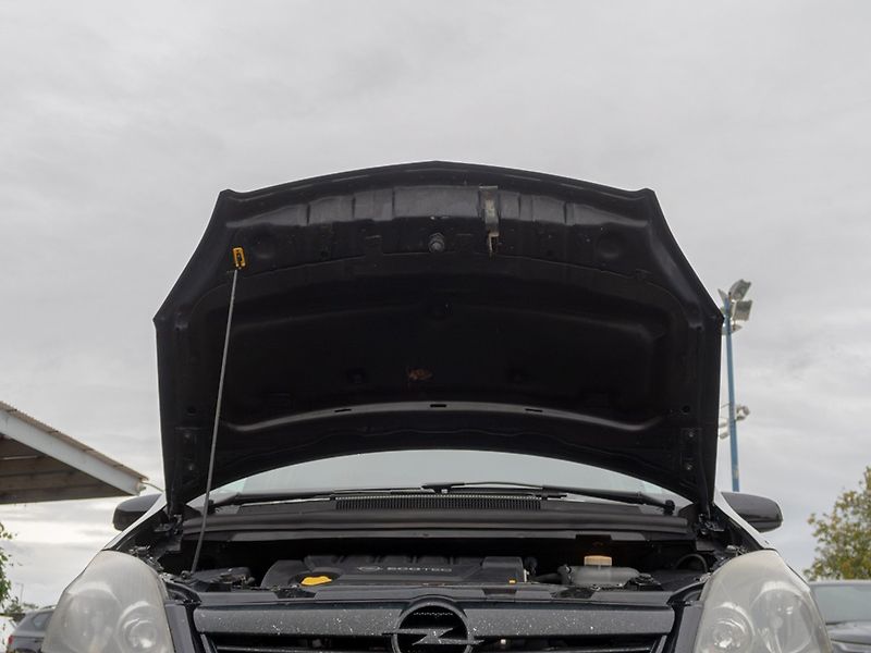 Opel Zafira (2008) 1.9D 88KW - 7 sedadel - fotka 38 z 40