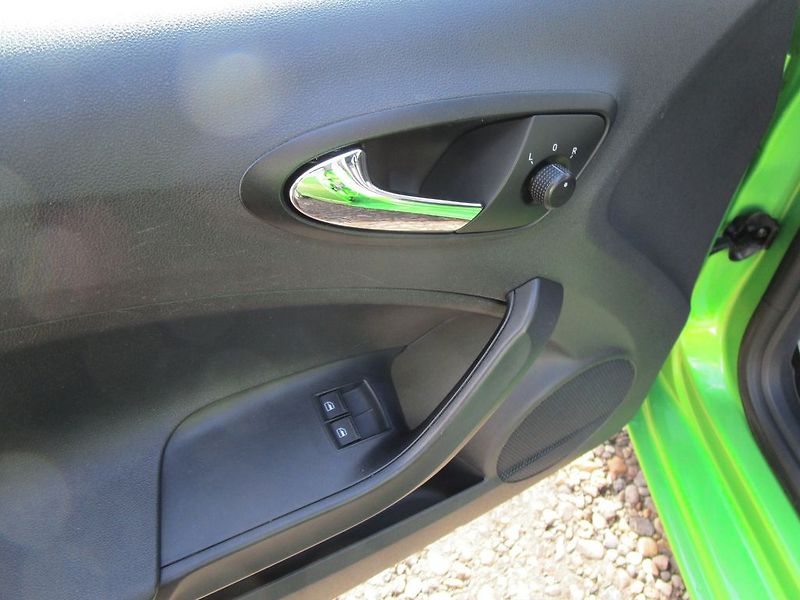 Seat Ibiza 1,0 - 55KW - NOVÁ STK - fotka 17 z 21