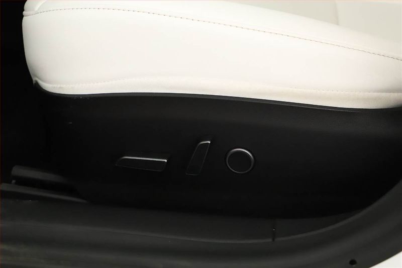 Tesla Model 3 (2021) Long Range 4WD 82kWh, SoH 82% - fotka 21 z 25
