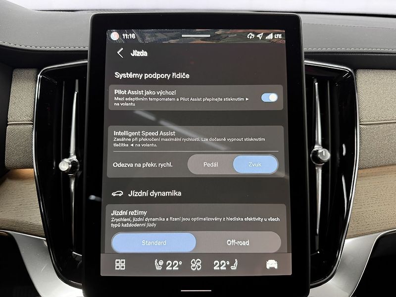 Volvo XC90 B5 AWD PLUS DARK, PANORAMA, H& - fotka 18 z 33