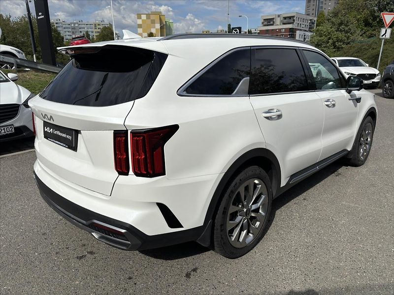 Kia Sorento 2,2 D 4x4 AT TOP ZÁRUKA 7MÍST - fotka 5 z 50