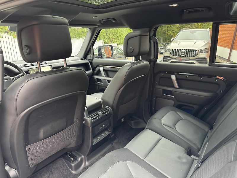 Land Rover Defender D300-R DYNAMIC-BLACK-R22 - fotka 33 z 41