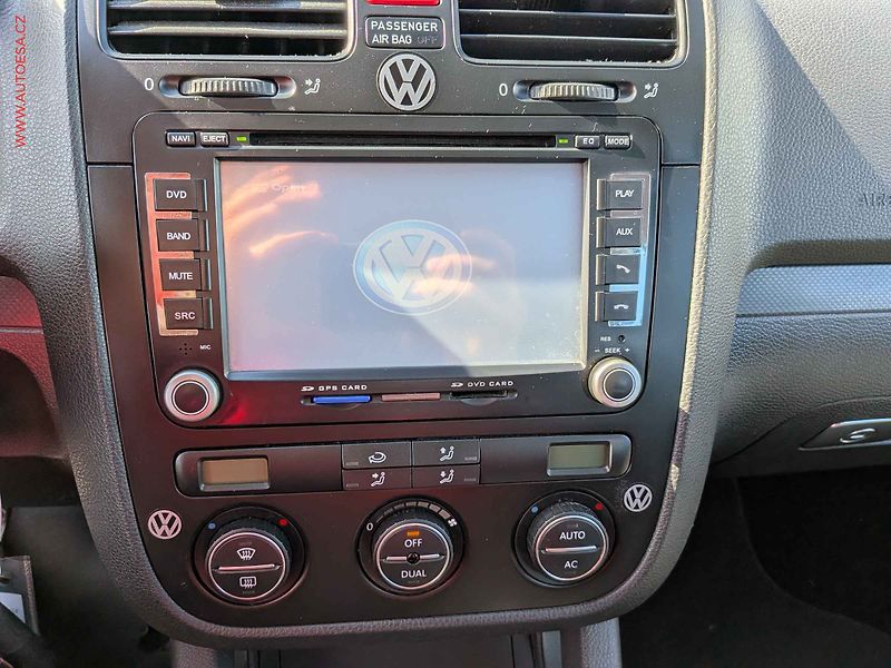 Volkswagen Golf (2007) 1.6i, 2.maj,ČR, Trendline - fotka 11 z 14
